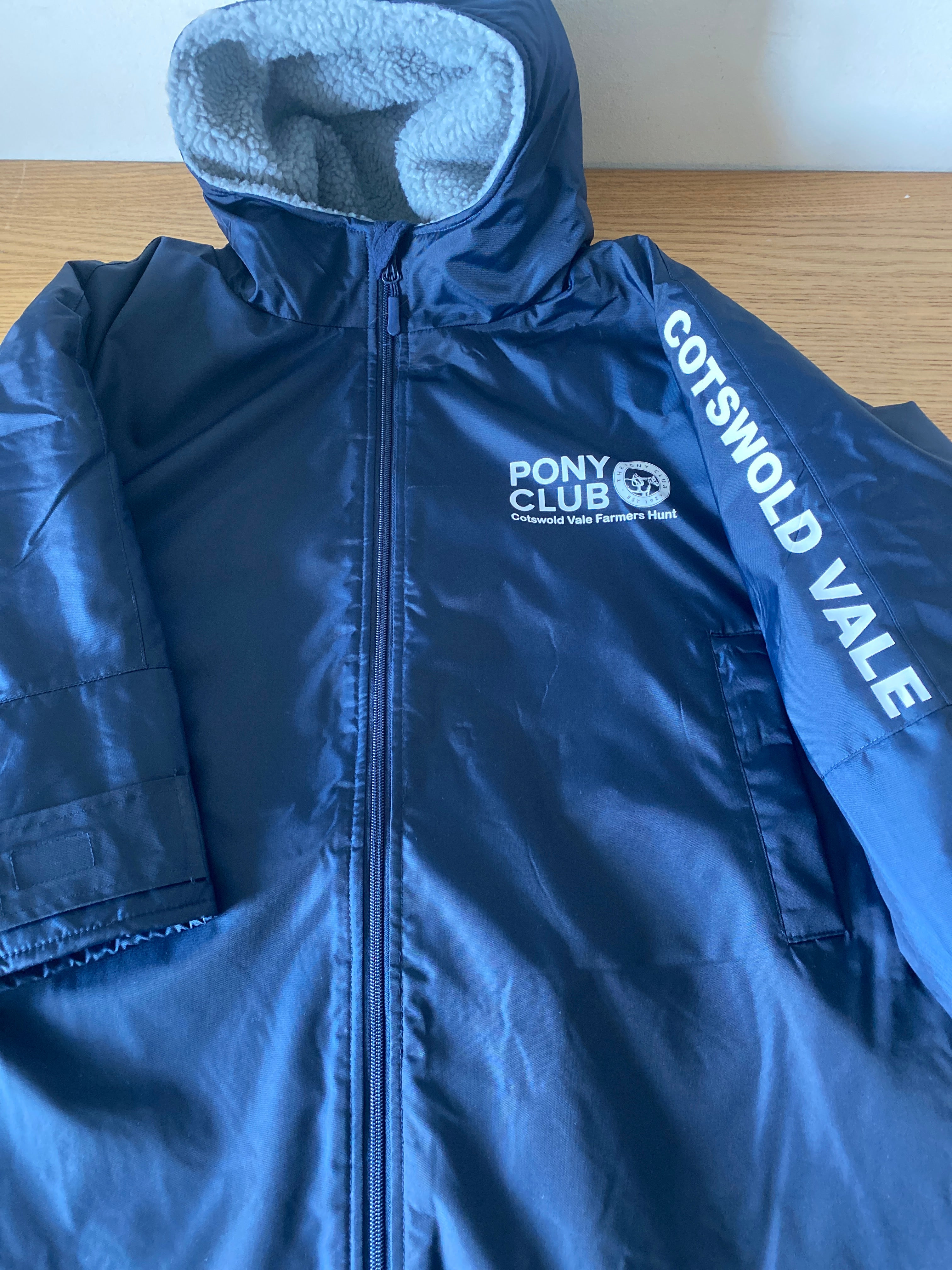 Hardy Equestrian: Cotswold Vale Pony Club Team Robe – Hardy Equestrian
